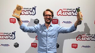 Benjamin Seer of Hummingbird Celebrates Winning the 2018 Fitfood Award