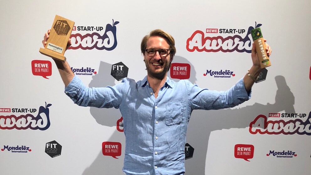 Benjamin Seer of Hummingbird Celebrates Winning the 2018 Fitfood Award