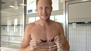 Former Swimming Pro Shares Trick to Prevent Goggles From Fogging