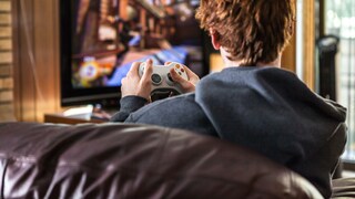 Teens in Lockdown: Gaming Instead of Exercising