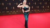 Daniela Katzenberger shows off her muscles