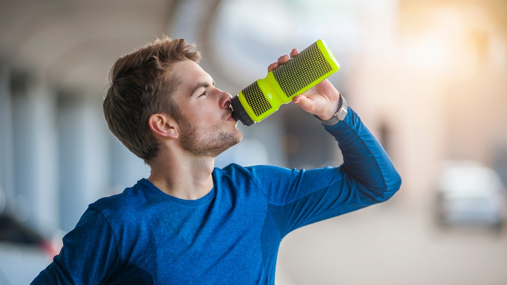 Clean drinking bottles properly - here's how