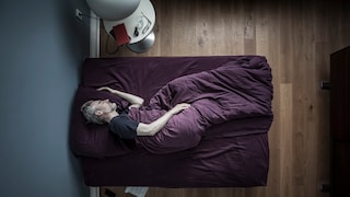 Night owls, like this man, suffer from depression more often