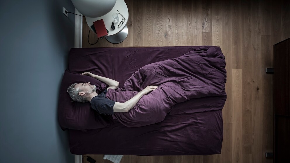 Night owls, like this man, suffer from depression more often