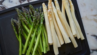 Green and white asparagus