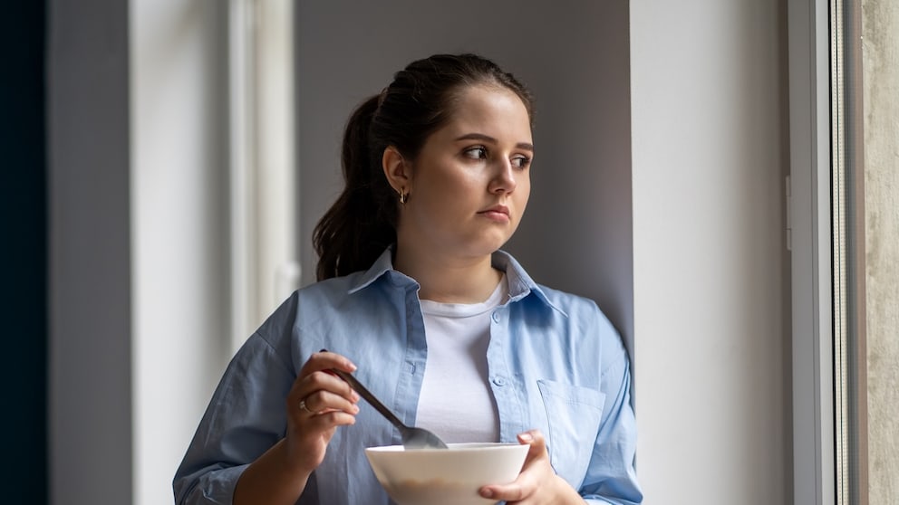 Woman Suffers from Depressive Symptoms Due to Dieting