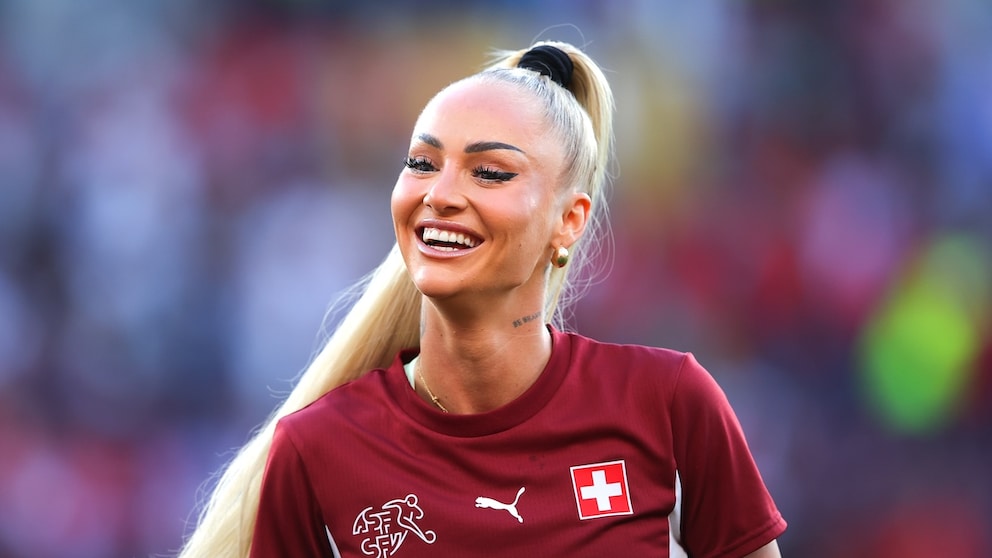 Alisha Lehmann plays for Juventus FC and is a member of the Swiss national team.