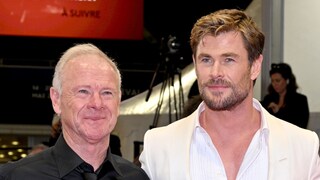 Craig Hemsworth, the father of Chris Hemsworth, suffers from Alzheimer's disease.
