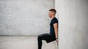 Wall Workout Instead of a Walk: Five Minutes with Impact