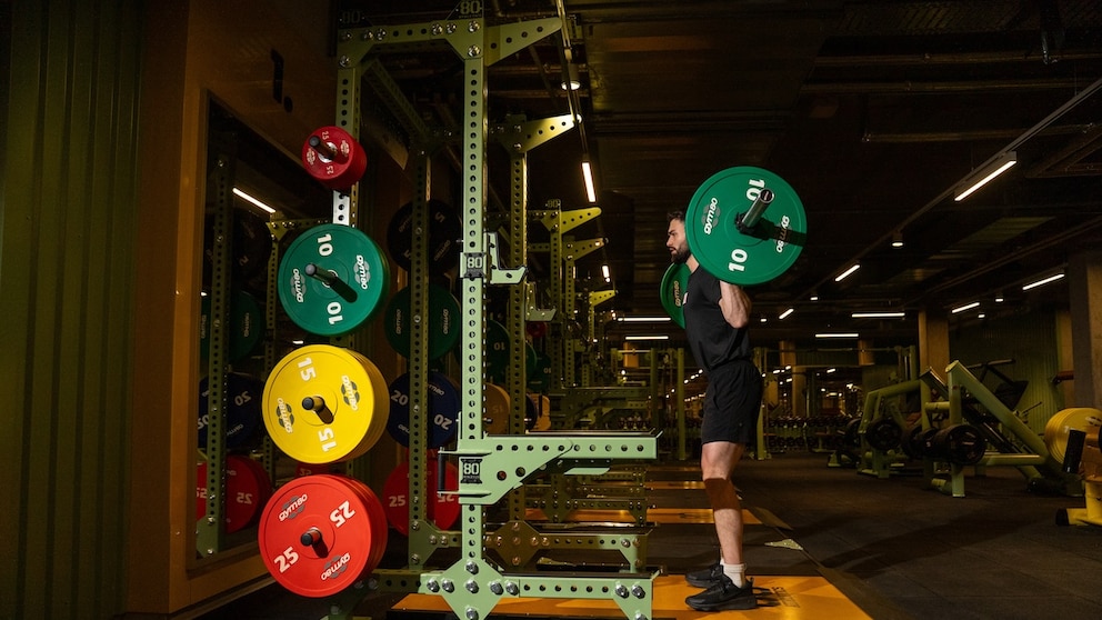 How Barbell Squats Work and Why Athletes Use Them