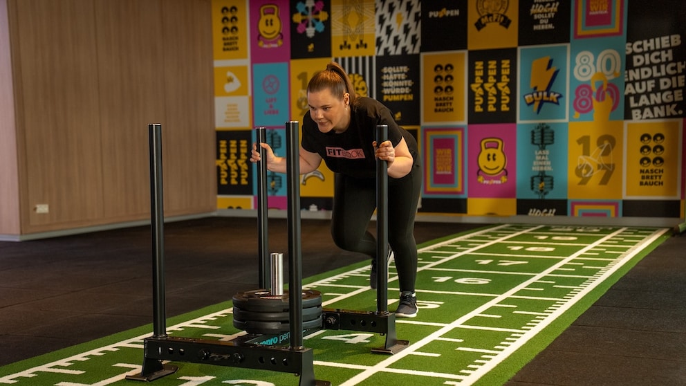 The sled push, also known as "Schlittenschieben" in German, is the second discipline in Hyrox.