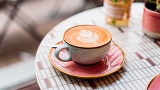 Instead of coffee, it may be beneficial to drink warm water in the morning.