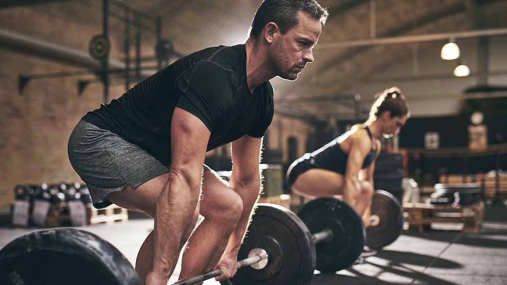 Is there guidance for selecting the weight for deadlifting?