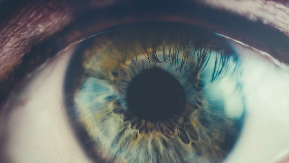 Smoking Can Damage the Eyes