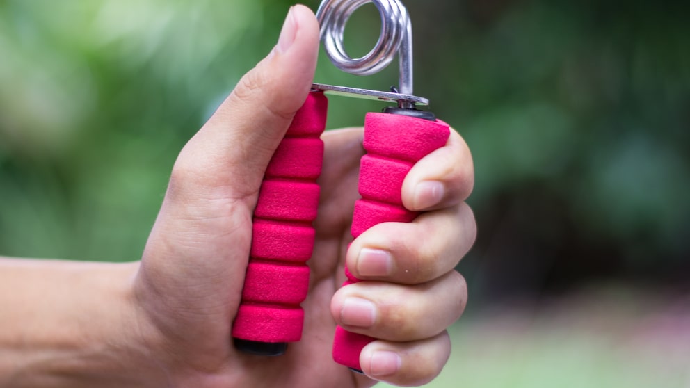 Study Finds Interesting Link Between Depression Risk and Grip Strength