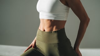 Cardio training alone is not the best way to burn calories. Those who engage in effective strength training can reach their weight loss goals more quickly.