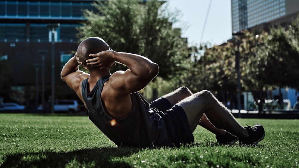 Sit-ups are not necessarily suitable for beginners.