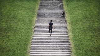 Climbing Stairs Extends Life, Study Finds