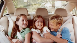 Older and younger siblings differ in their risk of illness.
