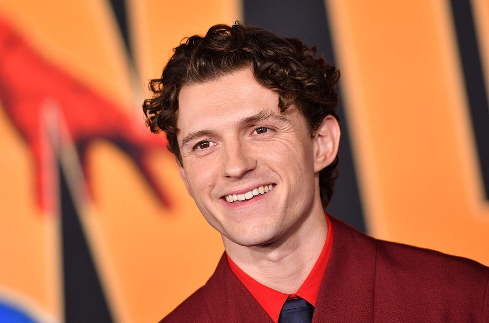 Spiderman Star Tom Holland s Bodyweight Training FITBOOK spiderman-star-tom-holland-s-bodyweight-training-fitbook