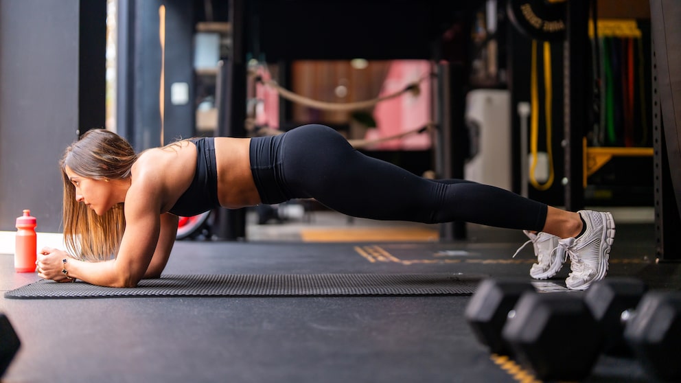 5 Plank Variations for Beginners and Pros