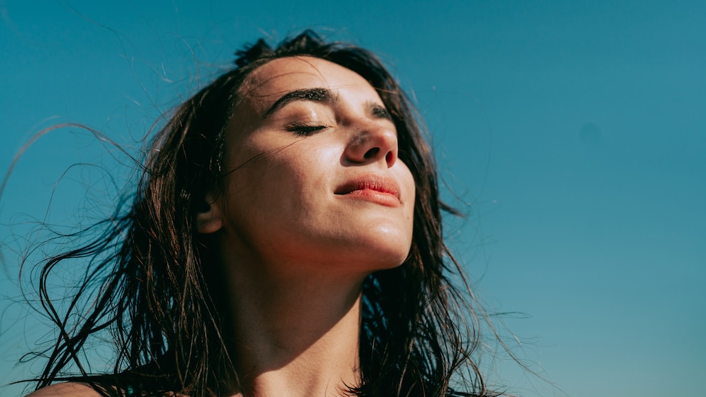 Optimists often interpret setbacks differently than pessimists. Which habits can be adopted and what research says about it.