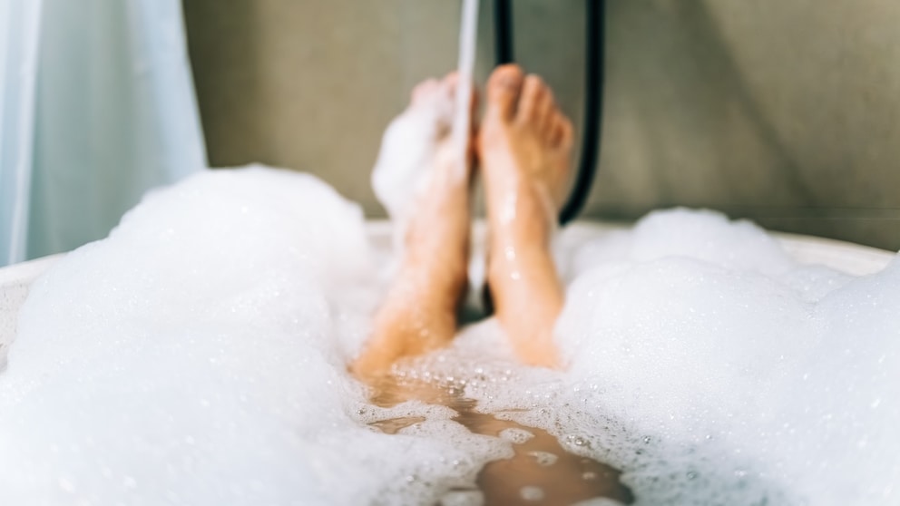 A hot bath affects blood pressure