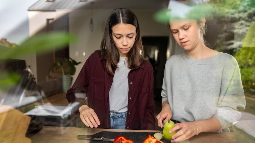 Study Finds Teen Diet Impacts Mental Health