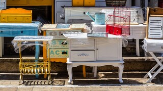 What to Look for When Buying Furniture at a Flea Market
