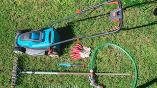 Properly Winterizing Garden Tools and Equipment