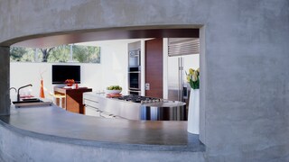 Decorating With Curved Walls