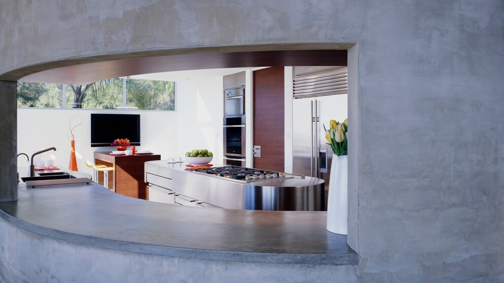 Decorating With Curved Walls