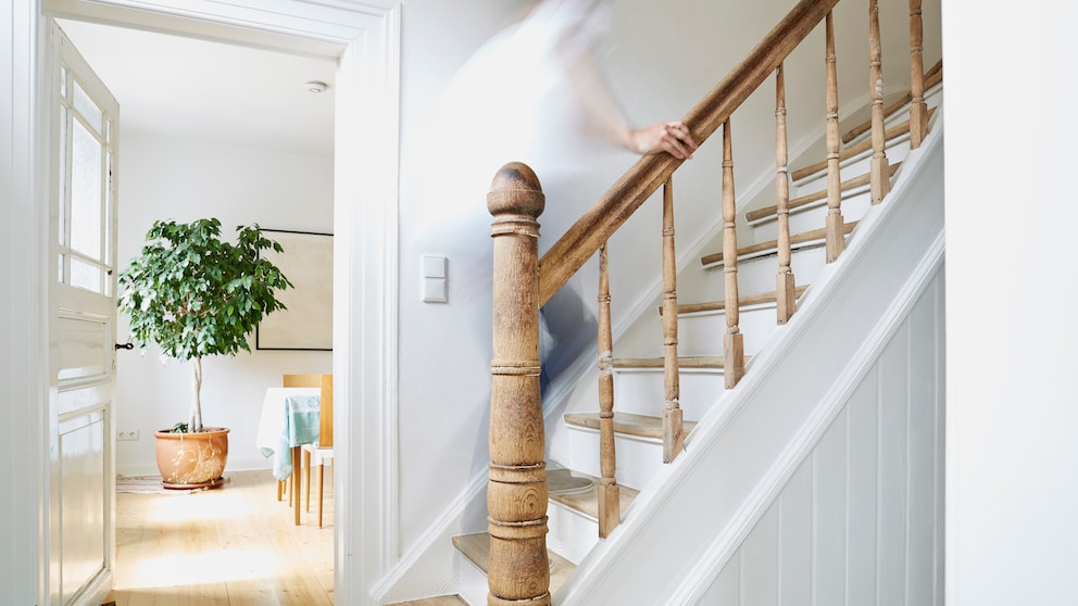 Tips to Make a Staircase More Inviting and Decorative