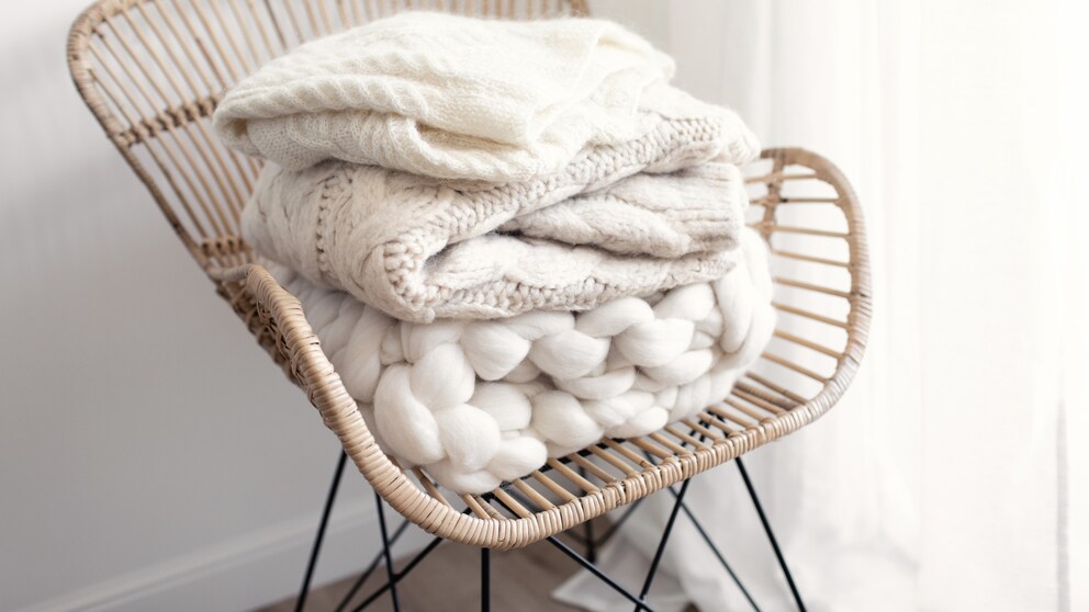 Cozy Throw Blankets for the Sofa