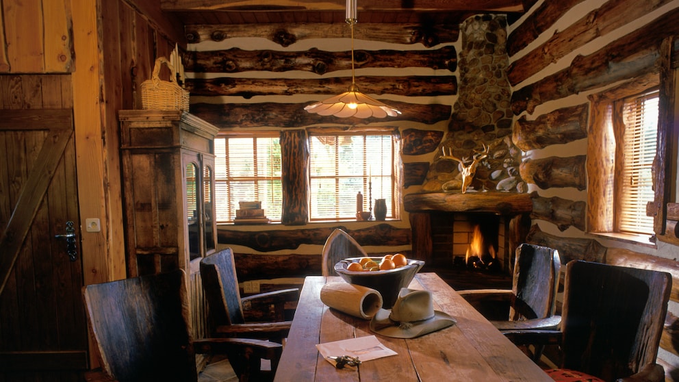 How do you decorate according to the "Coorie" home trend?