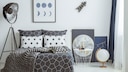 Constellations, the moon, and its various phases as themes for decorating a room