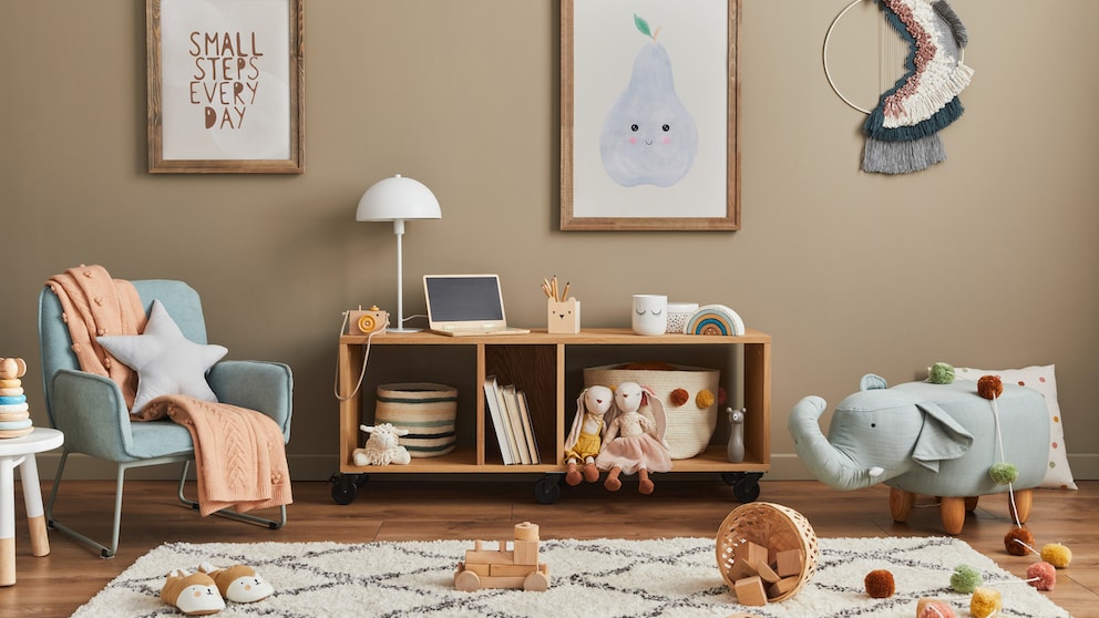 Neutral colors, animal motifs, and modular furniture are part of the design for a children's room in 2024.