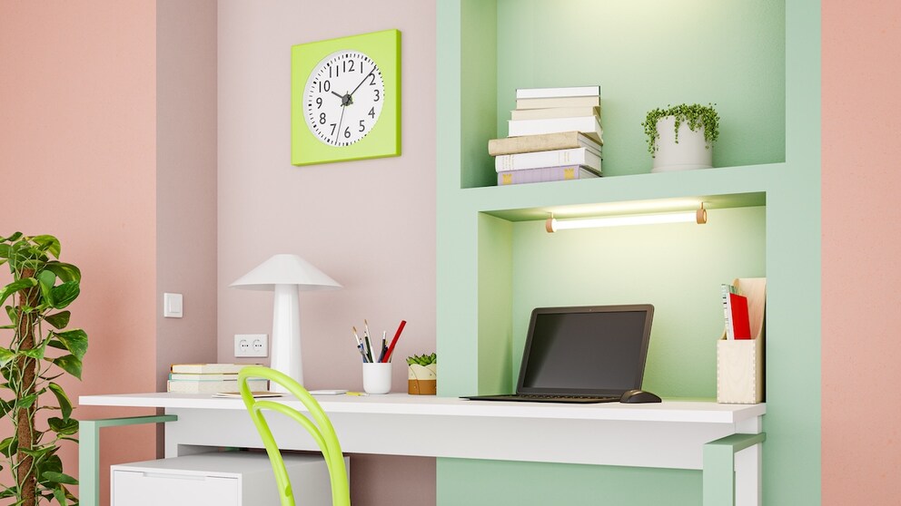 Home Office in Fresh Colors and Dynamic Patterns