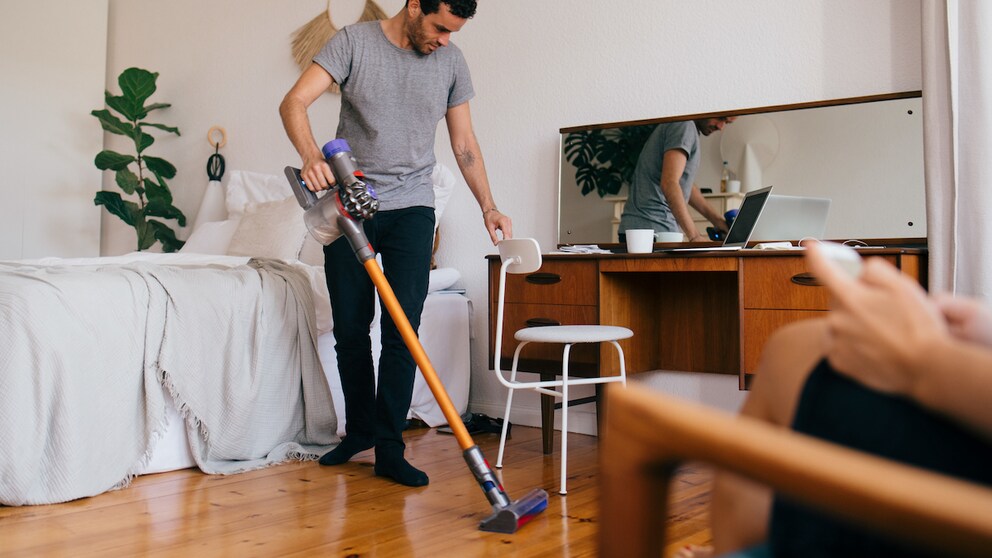In a single household, the cleaning is left to one person. A well-thought-out cleaning plan can help to get things done more quickly