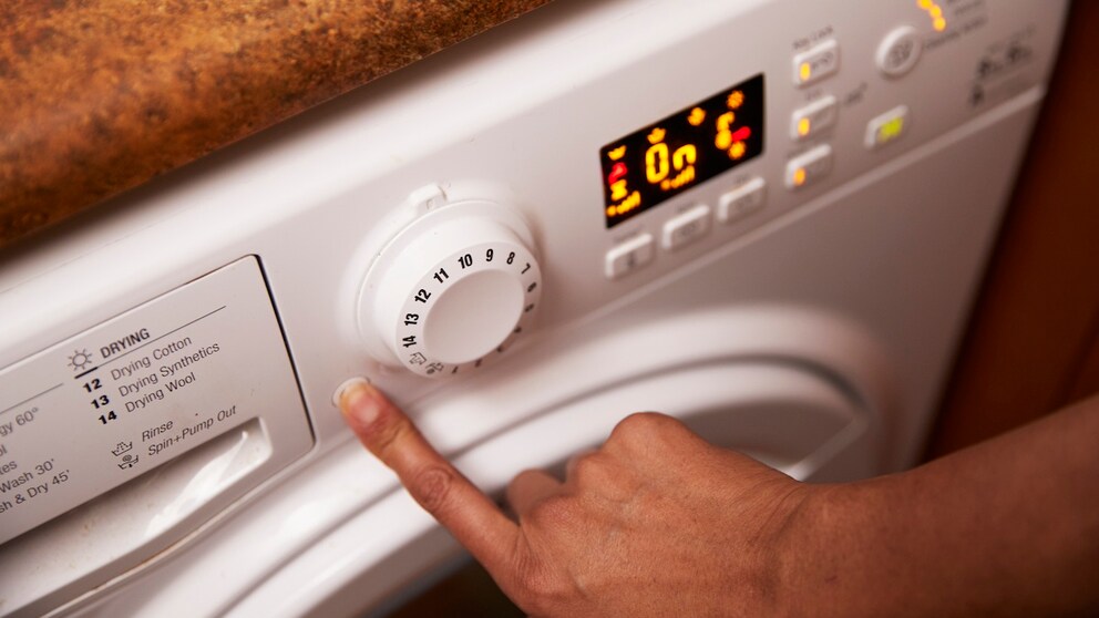 Sooner or later: A quick wash cycle saves time, while an ECO program conserves energy