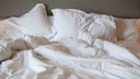 If washed laundry smells from the cupboard, this is often due to the moisture in the laundry
