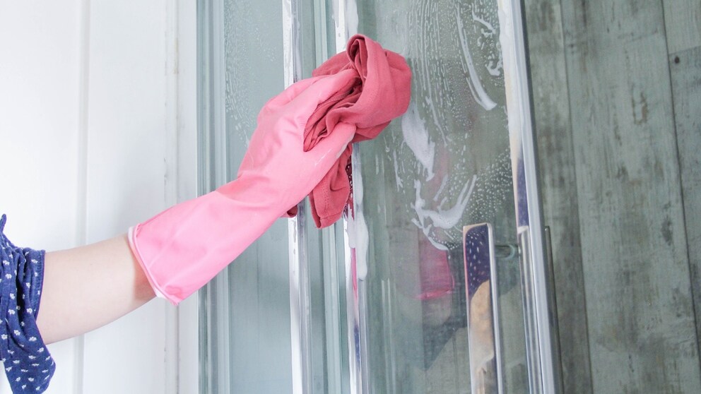 Streaks and water stains in the shower? There's a trick to make them disappear.