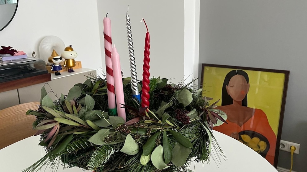 There are a few tips to prevent your Advent wreath from losing needles early on