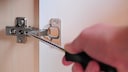 Adjusting the hinges