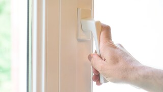 Micro-ventilation window