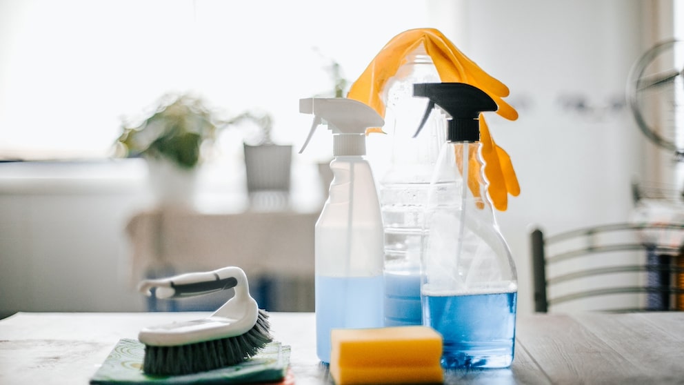 There is a special cleaner for every purpose - but three different agents are actually sufficient