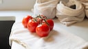 The ideal place to store tomatoes should be neither too light nor too dark