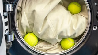 Tennis balls in the washing machine are supposed to save detergent - is that true?