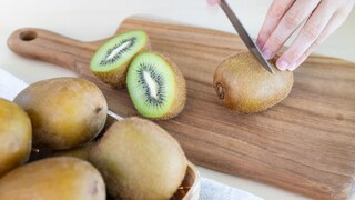 The best way to store kiwis depends on the ripeness of the fruit