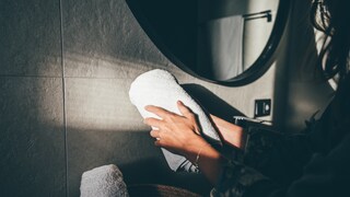 To kill bacteria and germs, towels should be washed at a minimum of 60 degrees Celsius (140 degrees Fahrenheit).